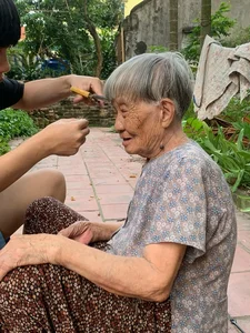 A Heartwarming Journey: Grandson Assists 99-Year-Old Grandmother with ID Card - image 1