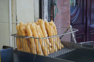 Hanoi Old Quarter Food Tour: How to Feast on Iconic Street Food for Under 200,000 VND - image 4