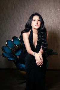 Mai Phuong Thuy Shares Emotional Public Message to a Special Someone - image 5
