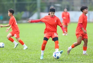 Meet the Radiant Talents of the U19 Vietnam Women's Football Team Before the Southeast Asian Tournament - image 5