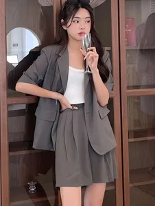 How to Style Short-Sleeved Blazers: Chic Autumn Fashion Guide for Women - image 11