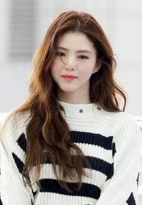 Top 10 Most Beautiful Korean Actresses of 2026: IU Leads Song Hye Kyo - image 9
