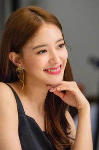 Top 10 Most Beautiful Korean Actresses of 2026: IU Leads Song Hye Kyo - image 1
