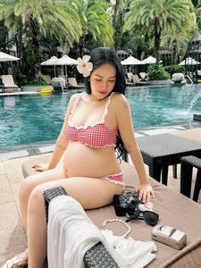 Maternity Fashion Inspiration: Joyce Pham Glows in Bikini Photos During Final Month of Pregnancy - image 4