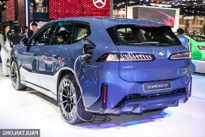 BMW iX3 2026: The Electric SUV with 805km Range Arrives in SE Asia - image 2