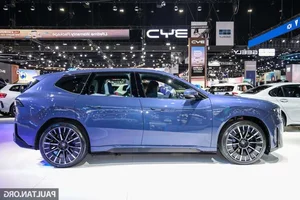 BMW iX3 2026: The Electric SUV with 805km Range Arrives in SE Asia - image 5