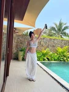 The Stunning and Glamorous Girlfriend of Footballer Lê Minh Bình - image 5