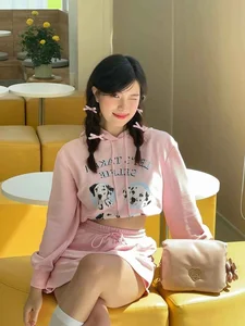 The Stunning and Glamorous Girlfriend of Footballer Lê Minh Bình - image 4