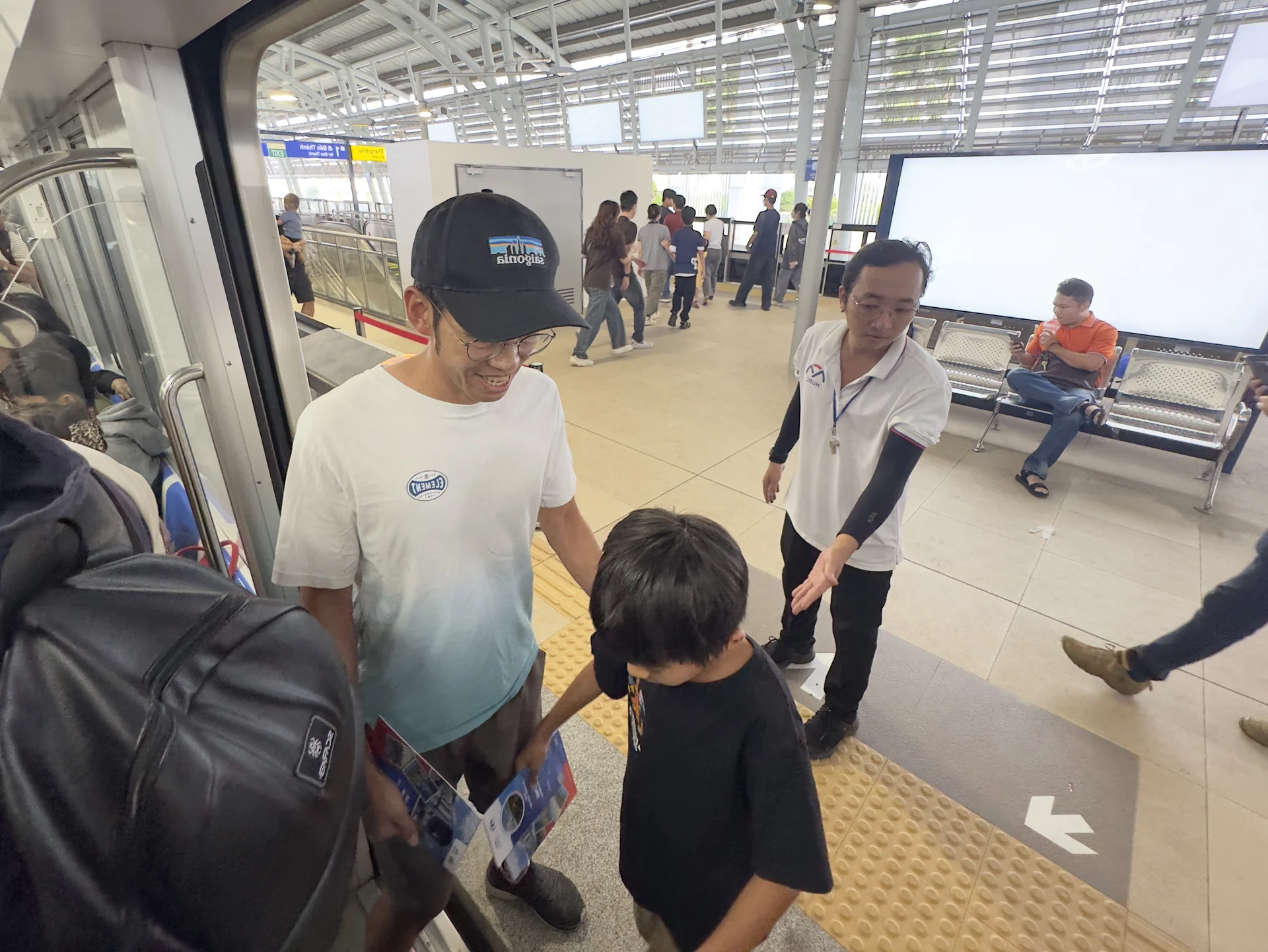 Ultimate Guide to Metro Schedules and 17 Connecting Bus Routes