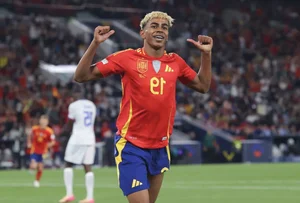 Lamine Yamal Dominates as Spain Triumphs Over France in Nations League Thriller - image 8
