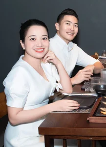 Vietnamese Actress Sam Makes First Public Appearance with Her Twins - image 7