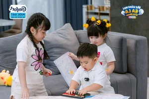 Dương Lâm Goes Viral with Hilarious Cosplay on 'Mẹ Vắng Nhà Ba Là Siêu Nhân 2025' - image 4