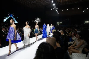 Sustainable Fashion: Stunning Outfits Crafted From Recycled Materials and Scraps - image 1