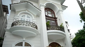 Inside the Luxury Homes of Ngo My Uyen: From a Tuscan Estate to a Thao Dien Villa - image 9