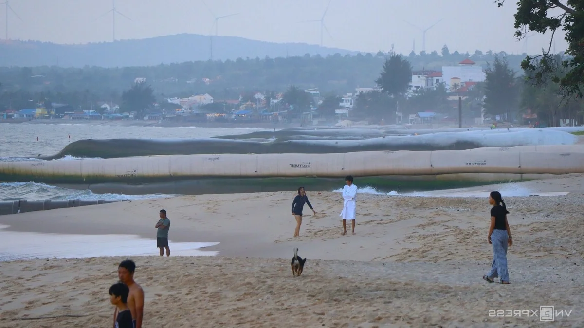 The Environmental Crisis: Messy Beaches in Mui Ne