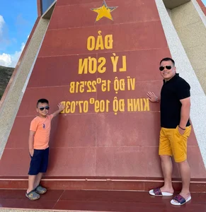 The Extraordinary Journey of a Father and His Autistic Child in 'Cha Con Van Dam' - image 4