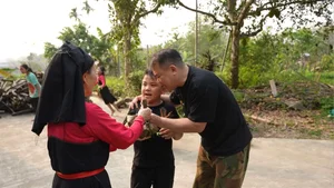 The Extraordinary Journey of a Father and His Autistic Child in 'Cha Con Van Dam' - image 7