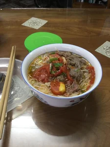 Beloved Comedian Minh Vuong Cooks Heartwarming Traditional Dishes for Fellow Artists - image 8