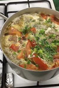 Beloved Comedian Minh Vuong Cooks Heartwarming Traditional Dishes for Fellow Artists - image 12