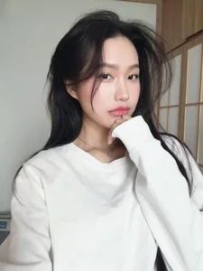 Doan Hai My Captivates Fans with Her Elegant and Luxurious Ladylike Fashion Style - image 0
