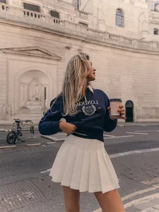 Outdated Fashion Trends: Six Styles to Avoid for Fall-Winter 2024 - image 1