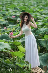 Trang Sunhi Stunning Ao Yem and Lotus Flower Photoshoot Gallery - image 0
