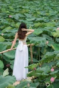 Trang Sunhi Stunning Ao Yem and Lotus Flower Photoshoot Gallery - image 11