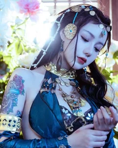 Viral Cosplayer's Unique Personal Announcement Sparks Global Interest - image 3