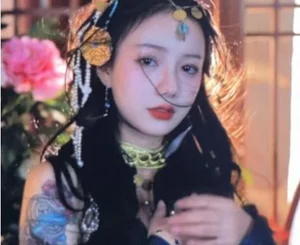 Viral Cosplayer's Unique Personal Announcement Sparks Global Interest - image 2
