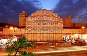 Inside Hawa Mahal: Jaipur’s Palace of Winds with 953 Windows - image 8