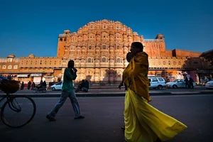 Inside Hawa Mahal: Jaipur’s Palace of Winds with 953 Windows - image 10