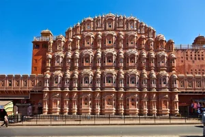 Inside Hawa Mahal: Jaipur’s Palace of Winds with 953 Windows - image 6