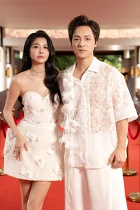 Beauty Queens Dazzle in All-White Outfits at VUNGOC&SON Fashion Show - image 13