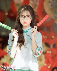 Aesthetic Glasses Fashion: Stunning Portraits of Angelic Girls Wearing Eyewear - image 65