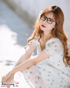 Aesthetic Glasses Fashion: Stunning Portraits of Angelic Girls Wearing Eyewear - image 4