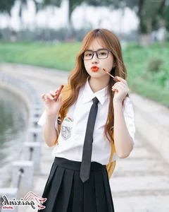 Aesthetic Glasses Fashion: Stunning Portraits of Angelic Girls Wearing Eyewear - image 58