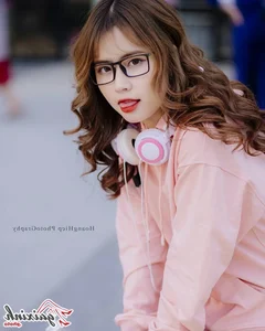 Aesthetic Glasses Fashion: Stunning Portraits of Angelic Girls Wearing Eyewear - image 57