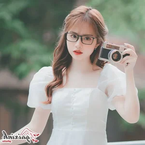 Aesthetic Glasses Fashion: Stunning Portraits of Angelic Girls Wearing Eyewear - image 41
