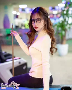 Aesthetic Glasses Fashion: Stunning Portraits of Angelic Girls Wearing Eyewear - image 37