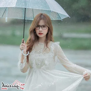 Aesthetic Glasses Fashion: Stunning Portraits of Angelic Girls Wearing Eyewear - image 2