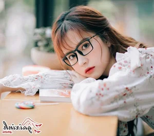 Aesthetic Glasses Fashion: Stunning Portraits of Angelic Girls Wearing Eyewear - image 1
