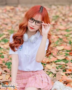 Aesthetic Glasses Fashion: Stunning Portraits of Angelic Girls Wearing Eyewear - image 8