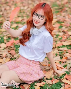 Aesthetic Glasses Fashion: Stunning Portraits of Angelic Girls Wearing Eyewear - image 43