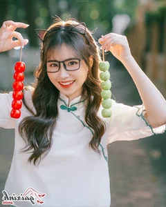 Aesthetic Glasses Fashion: Stunning Portraits of Angelic Girls Wearing Eyewear - image 16