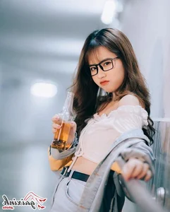 Aesthetic Glasses Fashion: Stunning Portraits of Angelic Girls Wearing Eyewear - image 61