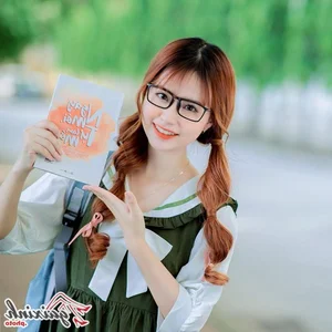 Aesthetic Glasses Fashion: Stunning Portraits of Angelic Girls Wearing Eyewear - image 55