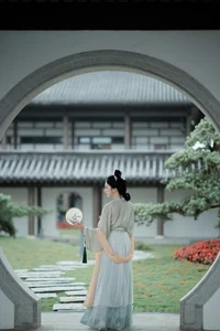 YiTuYu Art Language Vol.4777 Featuring Fu Qu Shang Ying: Elegant Portrait Photography Gallery - image 3