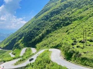 Discover Ha Giang: Immerse Yourself in Majestic Wild Landscapes and Rocky Mountains - image 9