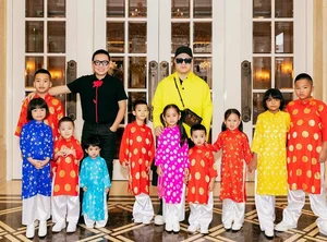 Do Manh Cuong’s Daughter Spotted with Luxury Designer Bag in Australia - image 6