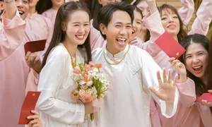 Casual Elegance: Exploring the Personal Style of Anh Duc’s Wife - image 13